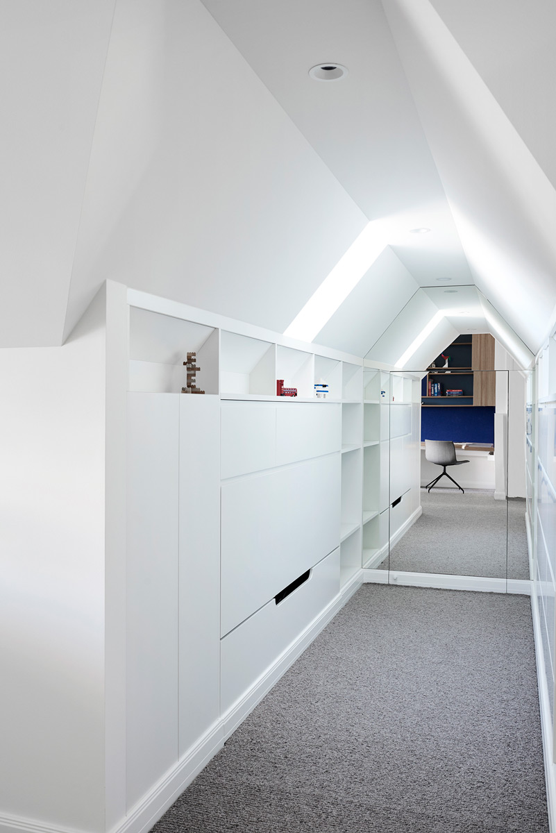 Windust-Architecture-X-Interiors-attic-magic-walk-in-robe-effective-solution