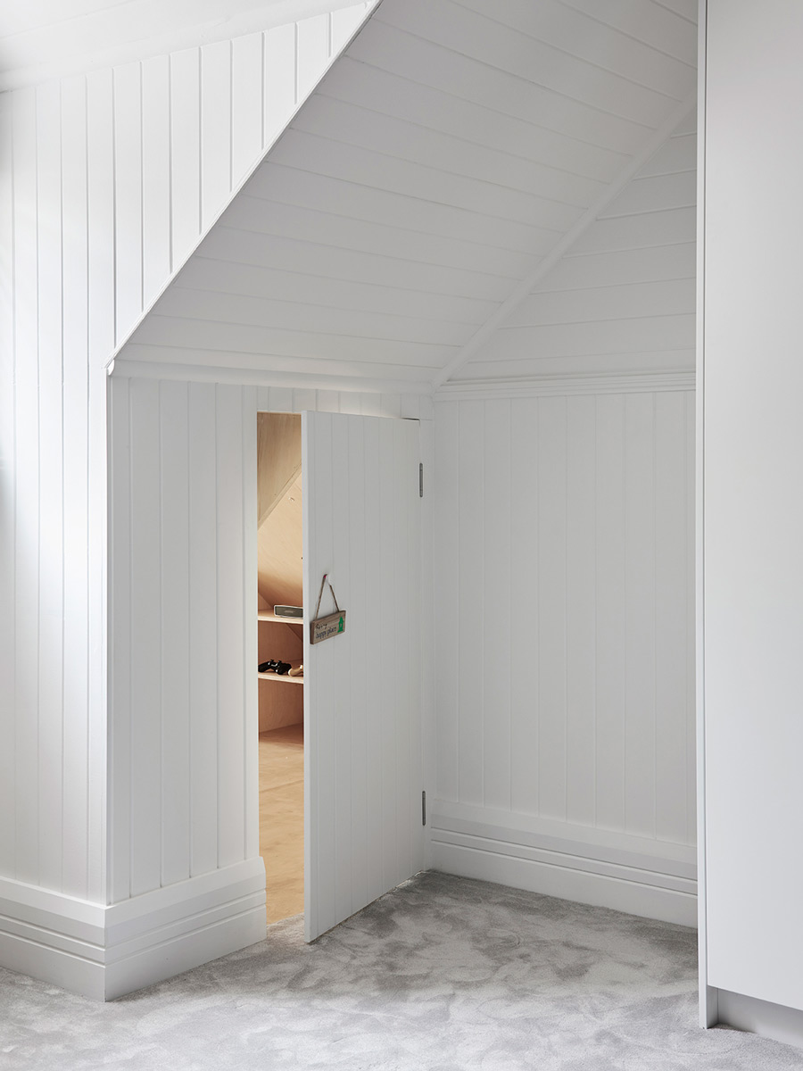 Windust-Architecture-X-Interiors-narnias-secret-attic-room-entryr