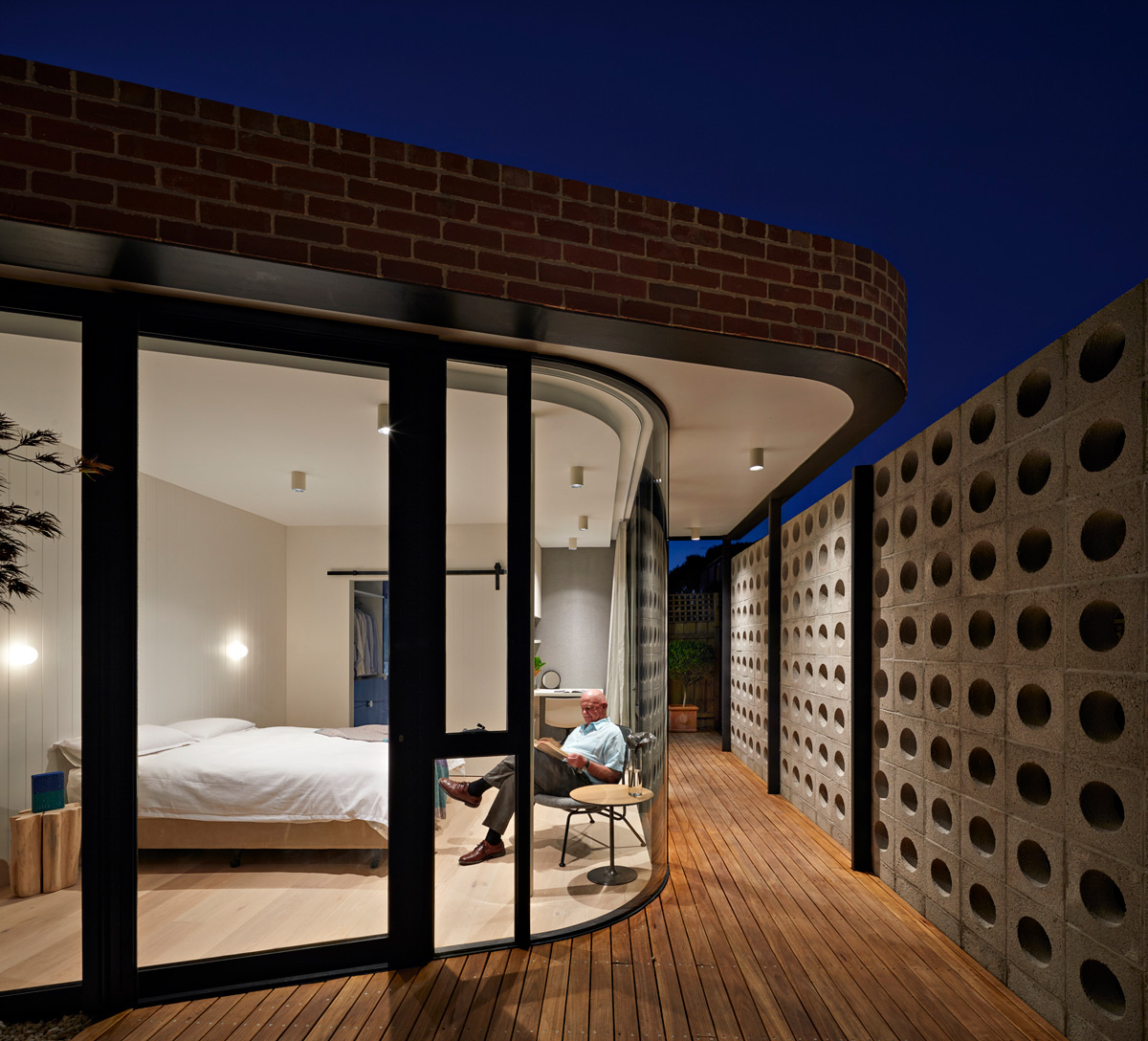 Windust-Architecture-X-Interiors-grand-pavilion-night-glow-house