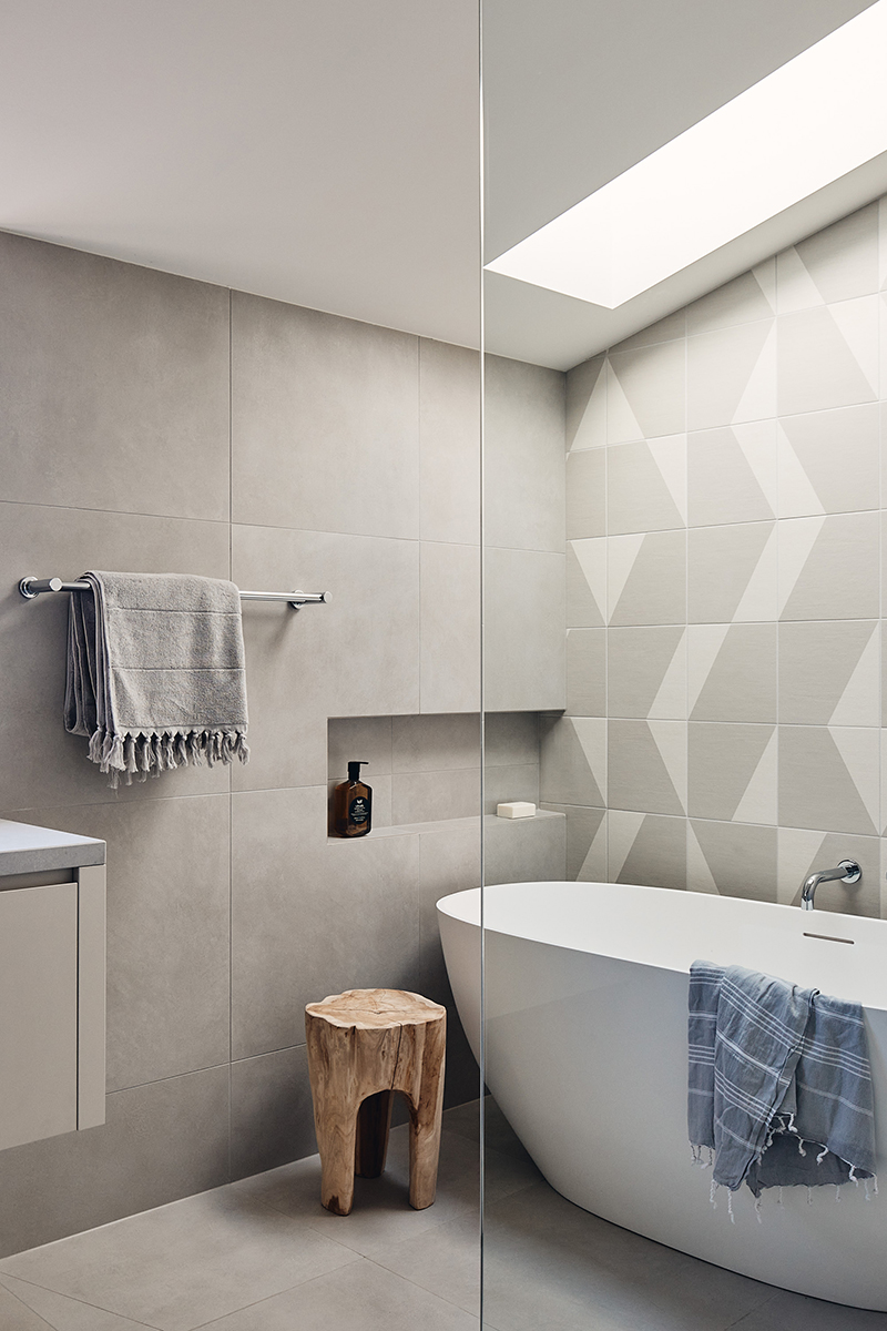 Windust-Architecture-X-Interiors-jessie-oh-jessie-bathroom-with-skylight